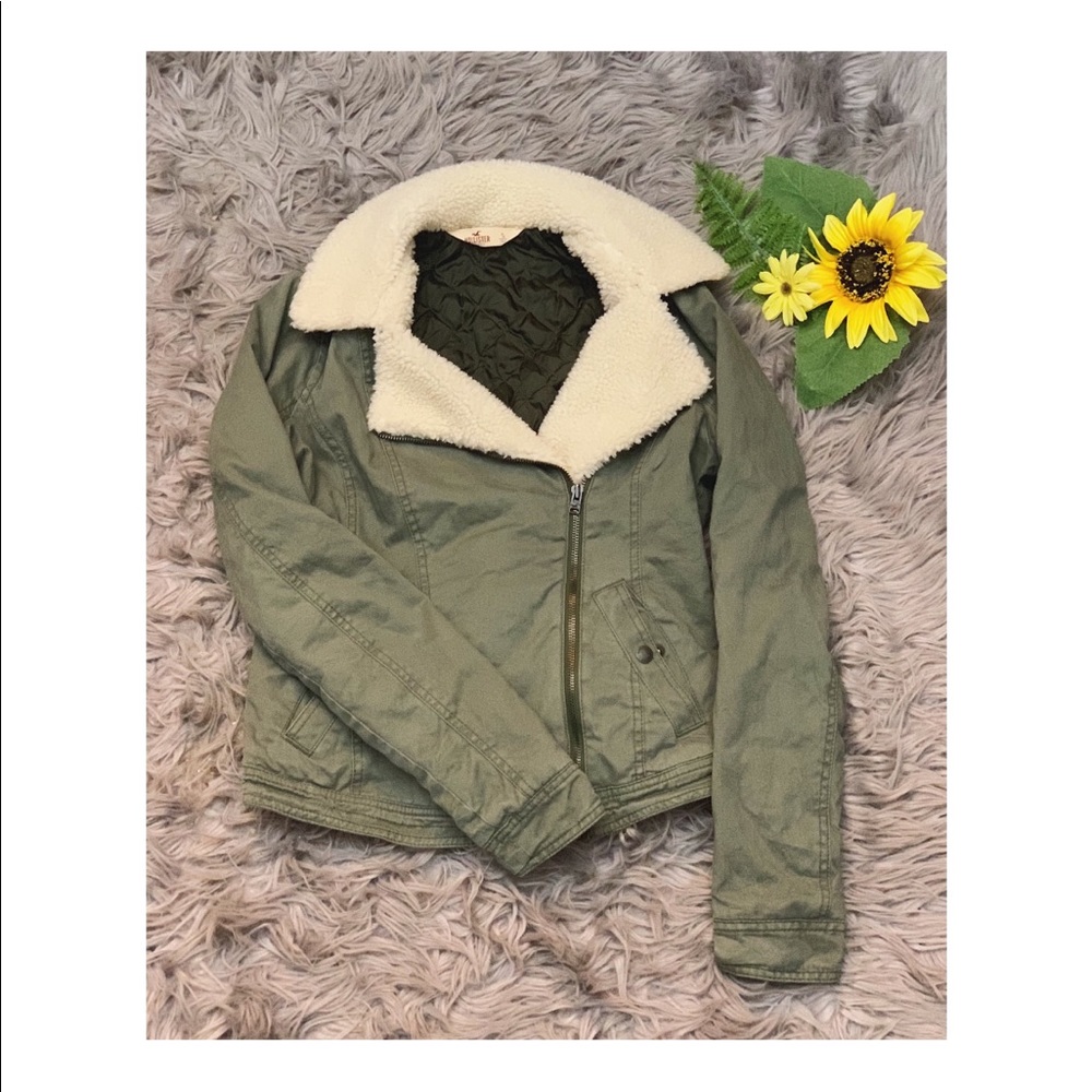 🌻Army Green Hollister Coat Size Small